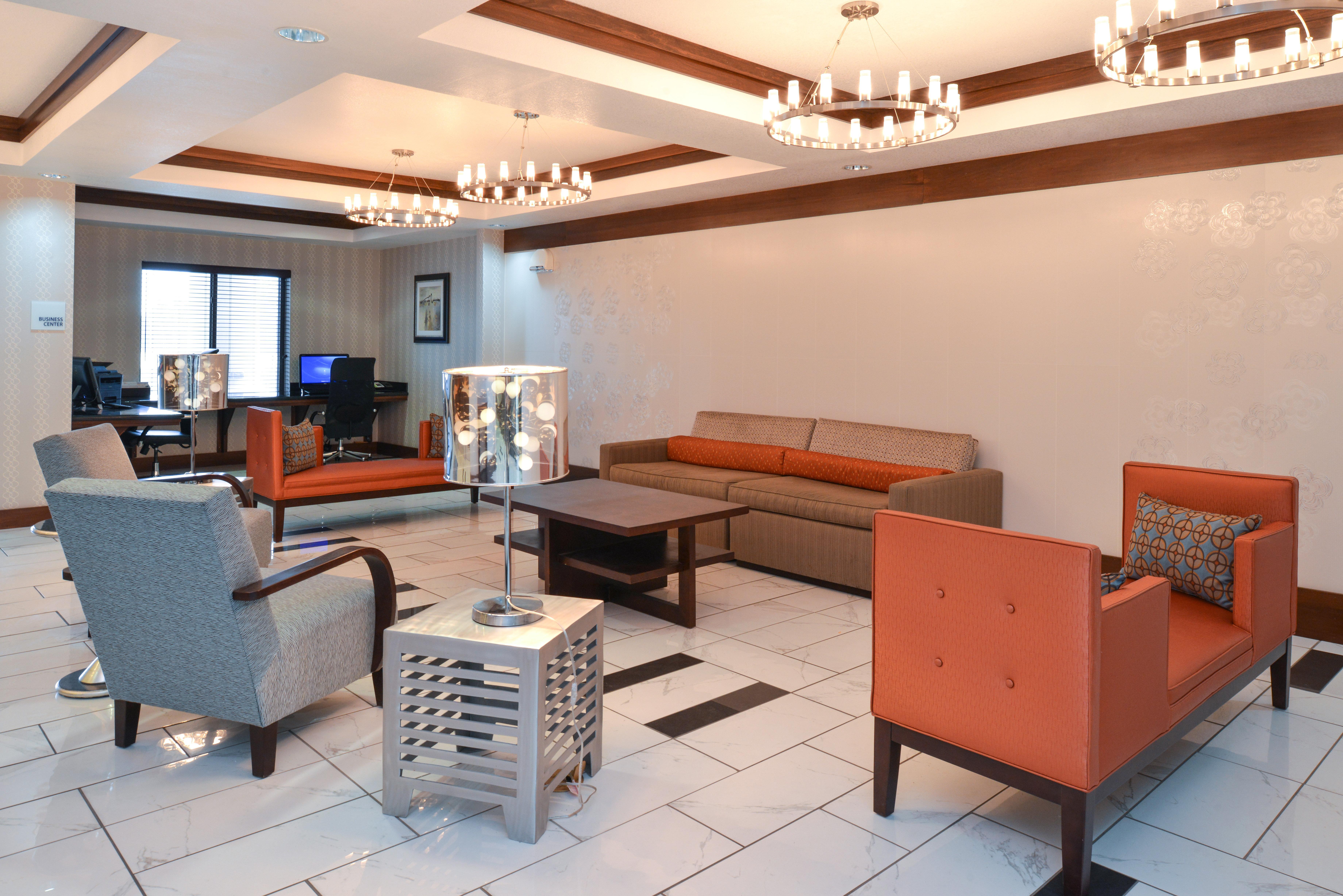 Holiday Inn Express & Suites Greenfield By Ihg Εξωτερικό φωτογραφία