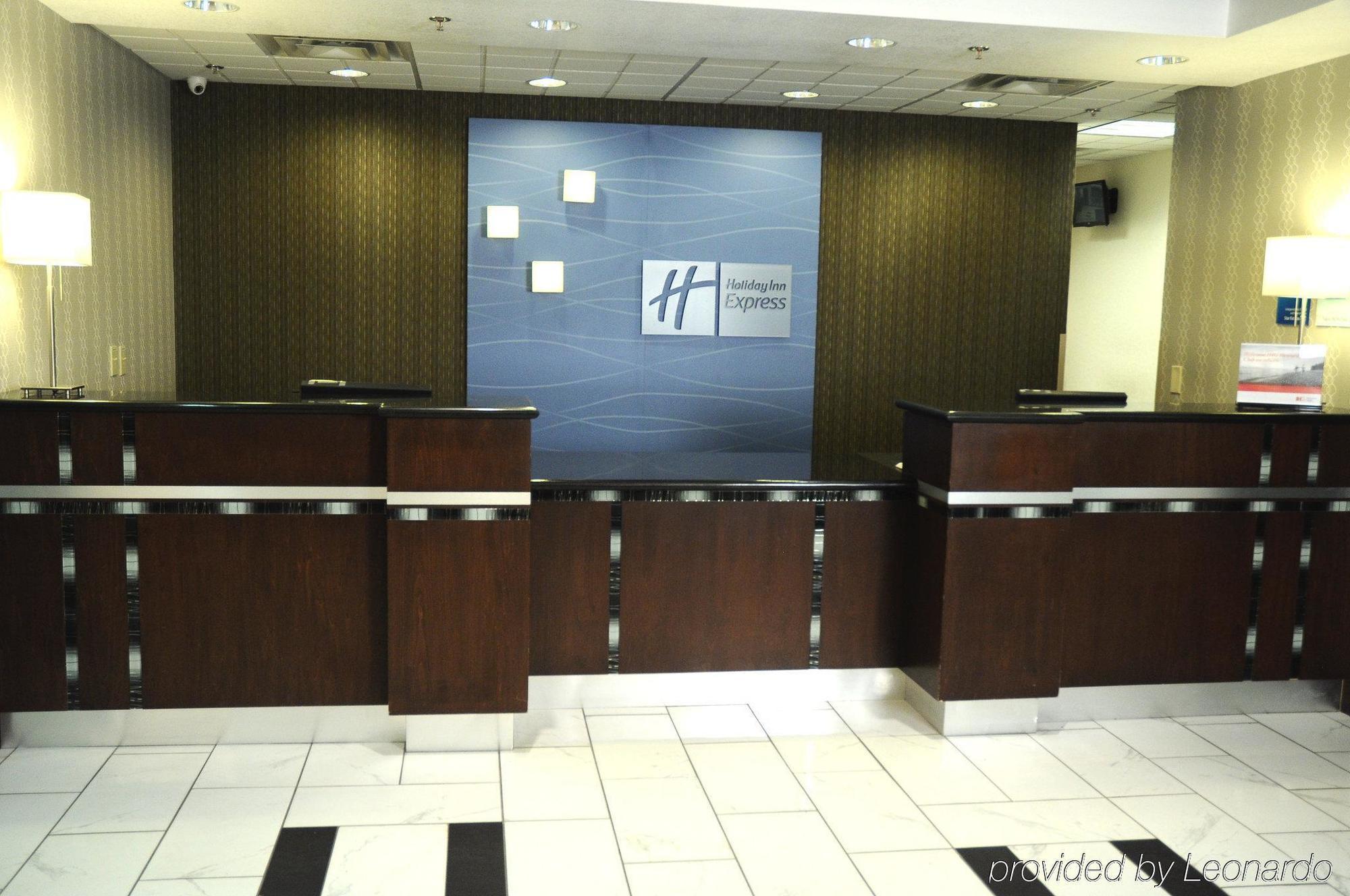 Holiday Inn Express & Suites Greenfield By Ihg Εξωτερικό φωτογραφία